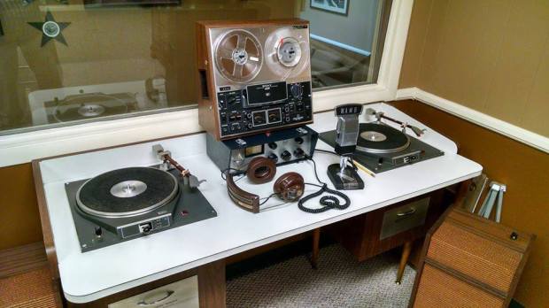 10404860_345054062343216_4329892967930351961_n